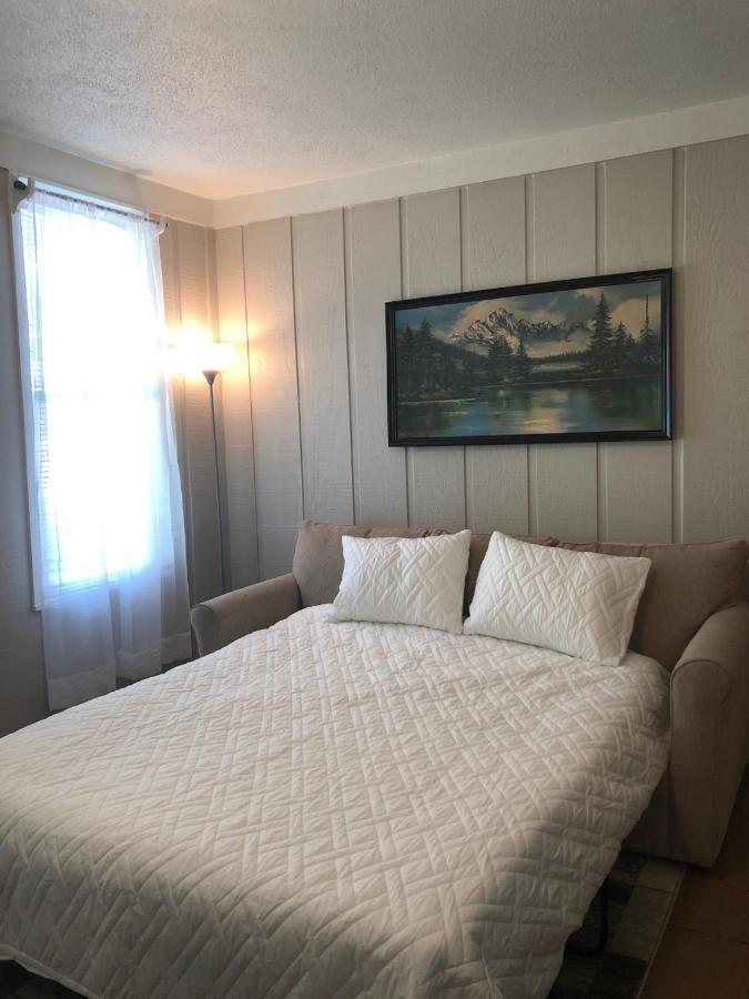 Downtown 2 Bedroom Cottage, Sleeps 6, Walking Distance To Honeywell, Downtown Restaurants, Shopping Wabash Exterior foto