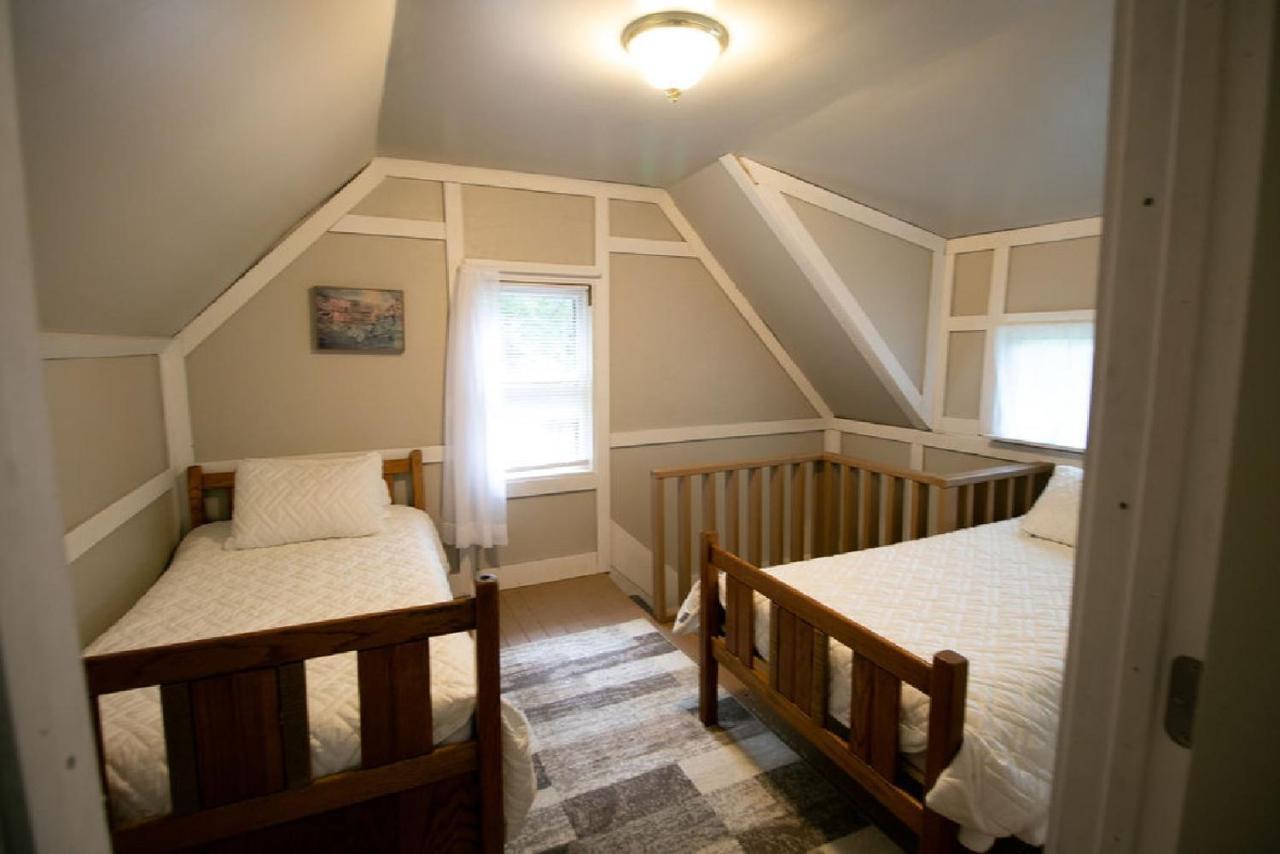Downtown 2 Bedroom Cottage, Sleeps 6, Walking Distance To Honeywell, Downtown Restaurants, Shopping Wabash Exterior foto