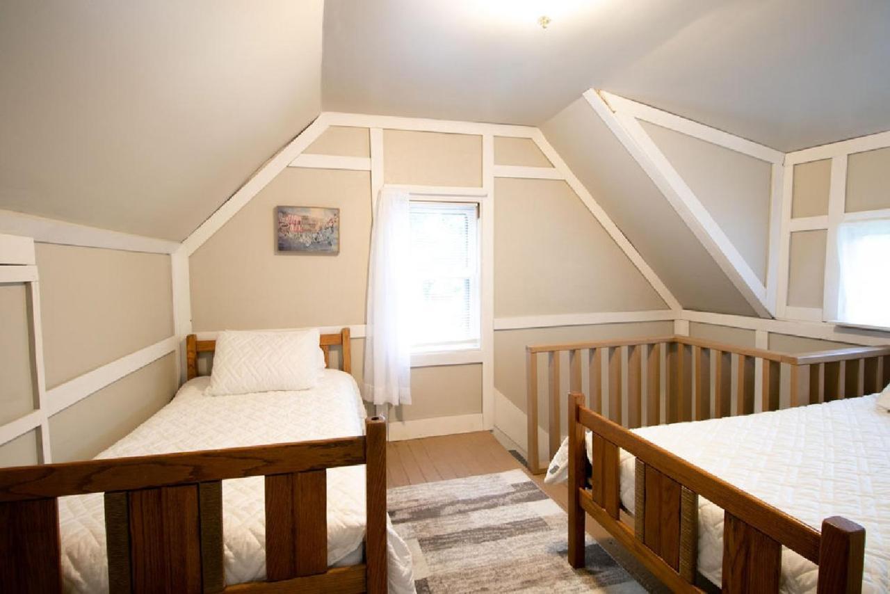 Downtown 2 Bedroom Cottage, Sleeps 6, Walking Distance To Honeywell, Downtown Restaurants, Shopping Wabash Exterior foto