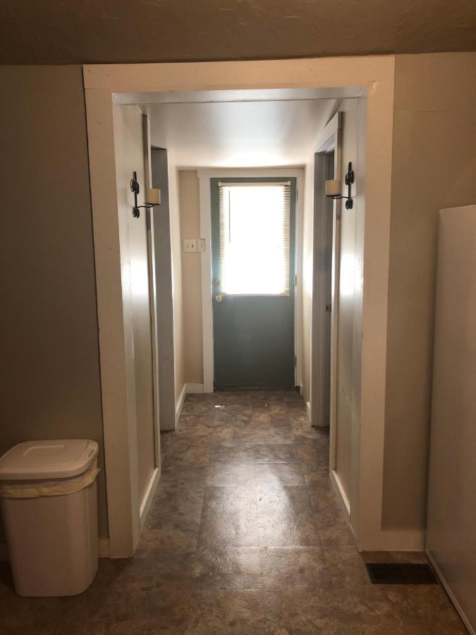 Downtown 2 Bedroom Cottage, Sleeps 6, Walking Distance To Honeywell, Downtown Restaurants, Shopping Wabash Exterior foto