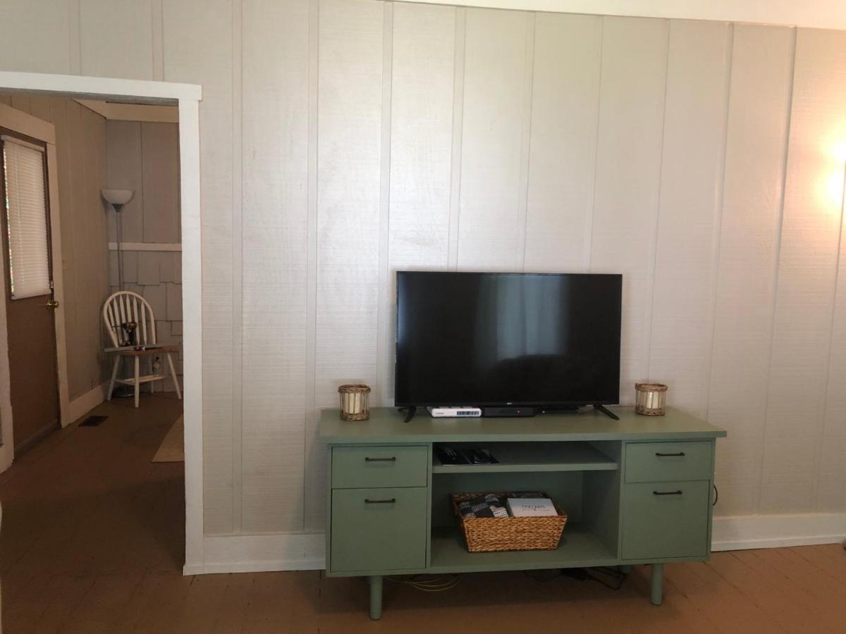 Downtown 2 Bedroom Cottage, Sleeps 6, Walking Distance To Honeywell, Downtown Restaurants, Shopping Wabash Exterior foto